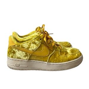 Nike Air Force 1 LV8 Women's Sneakers Size 7Y Mineral Gold Velvet 849345-700